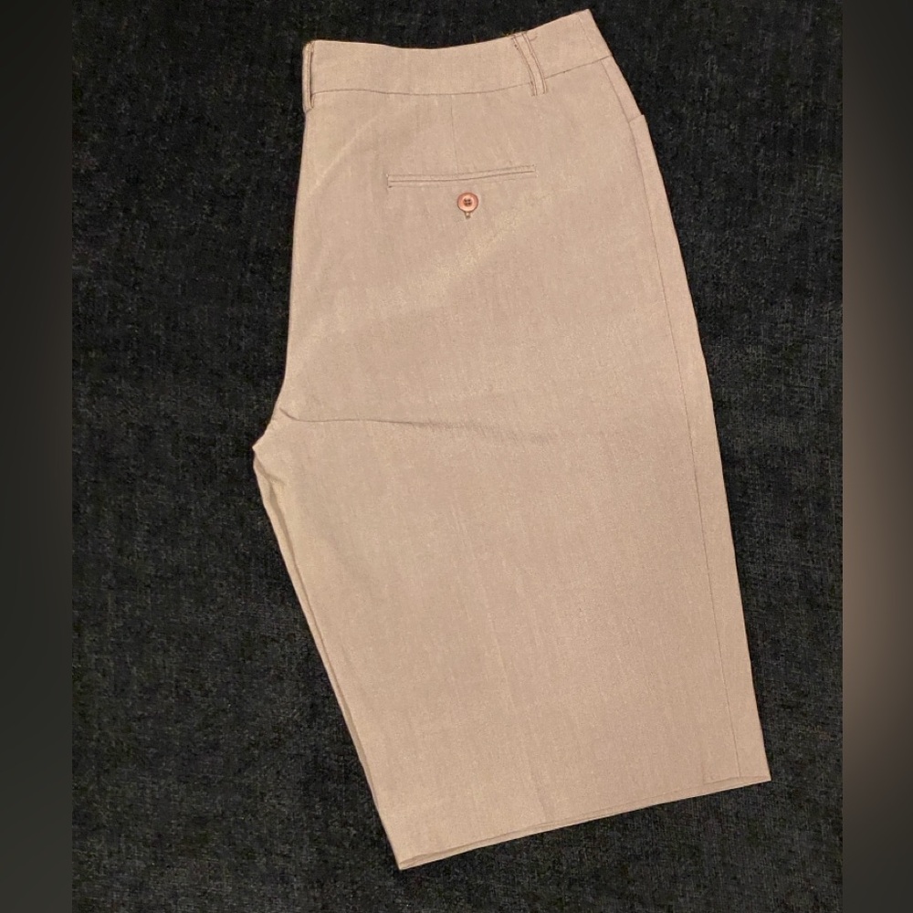 AGB Women’s Beige Flat Front Shorts